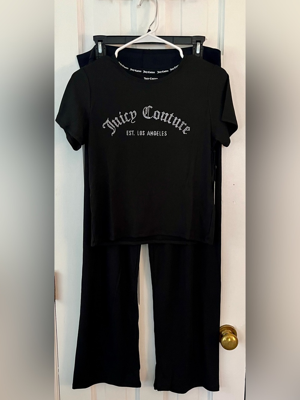 Juicy Couture Women's NWT Black Logo Short-Sleeve Top and Pants. SIZE: Large - Picture 5 of 11